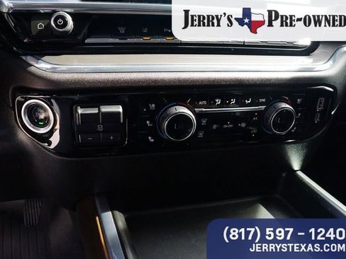Used 2024 Chevrolet Silverado 2500 High Country w/ Technology Package image 13