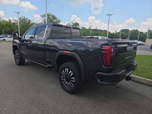 Used 2024 GMC Sierra 2500 Denali Ultimate AWD/4WD image 3
