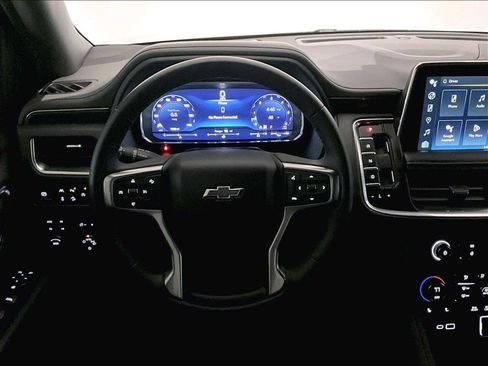 Used 2024 Chevrolet Suburban Z71 image 16