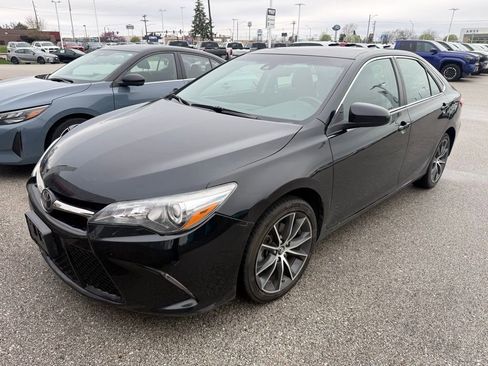 Used 2017 Toyota Camry XSE image 1