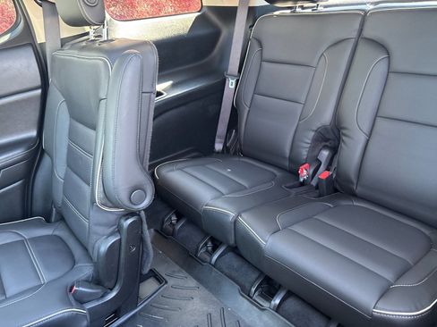 Used 2018 GMC Acadia Denali w/ Technology Package AWD/4WD image 16
