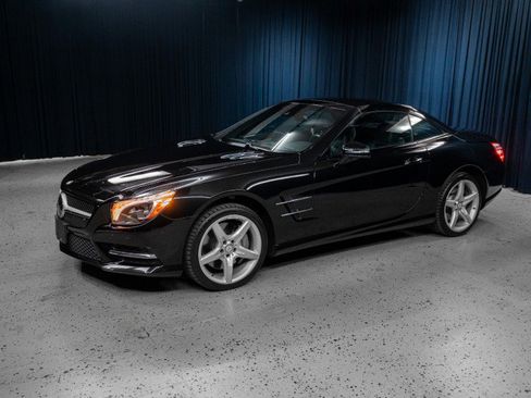 Used 2016 Mercedes-Benz SL 550 image 2