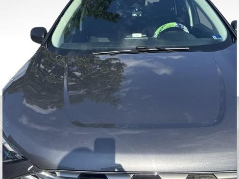 Used 2021 Ford Edge SE FWD image 2