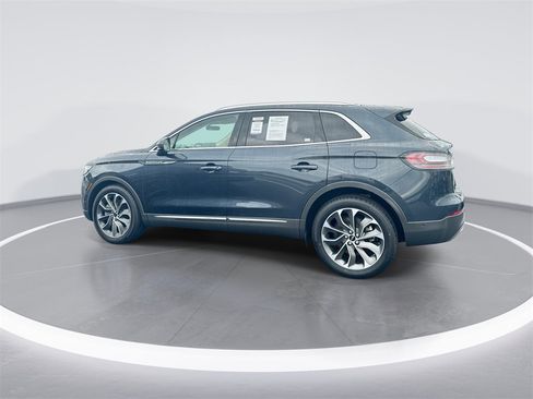 Used 2022 Lincoln Nautilus Reserve image 5