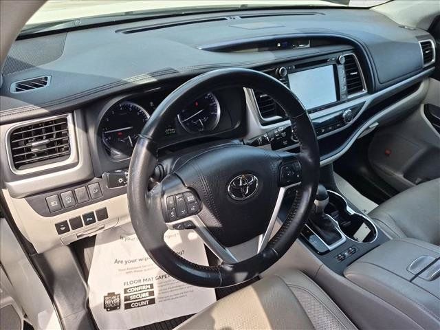 Used 2019 Toyota Highlander Limited AWD/4WD image 9