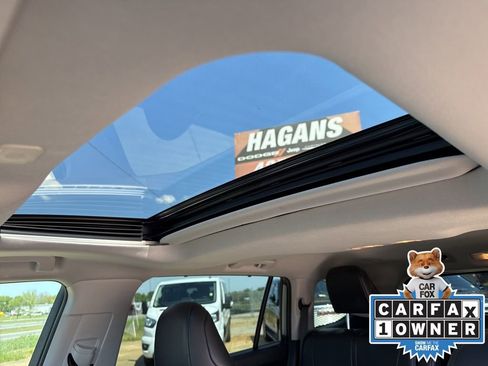 Used 2023 Toyota Highlander XLE image 10