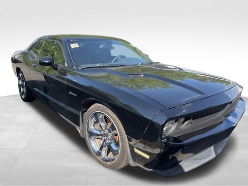 Used 2014 Dodge Challenger R/T Plus RWD image 3