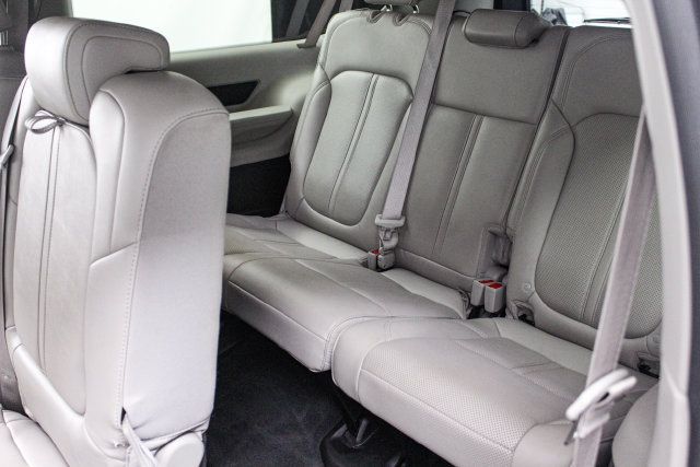 Used 2024 Jeep Wagoneer L Series II w/ Flexible Seating Group RWD image 18