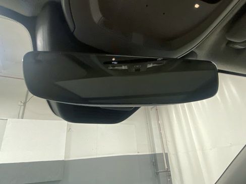 Used 2025 Volvo XC40 B5 Core image 28