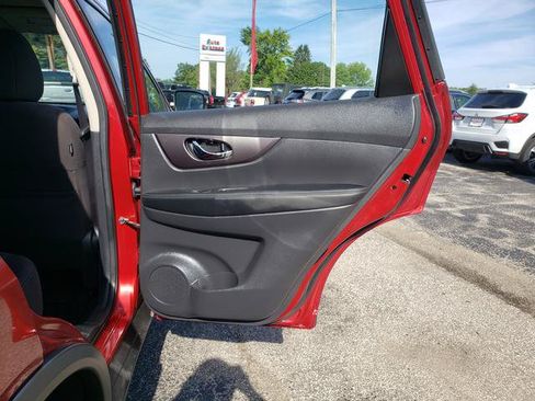 Used 2015 Nissan Rogue S AWD/4WD image 18