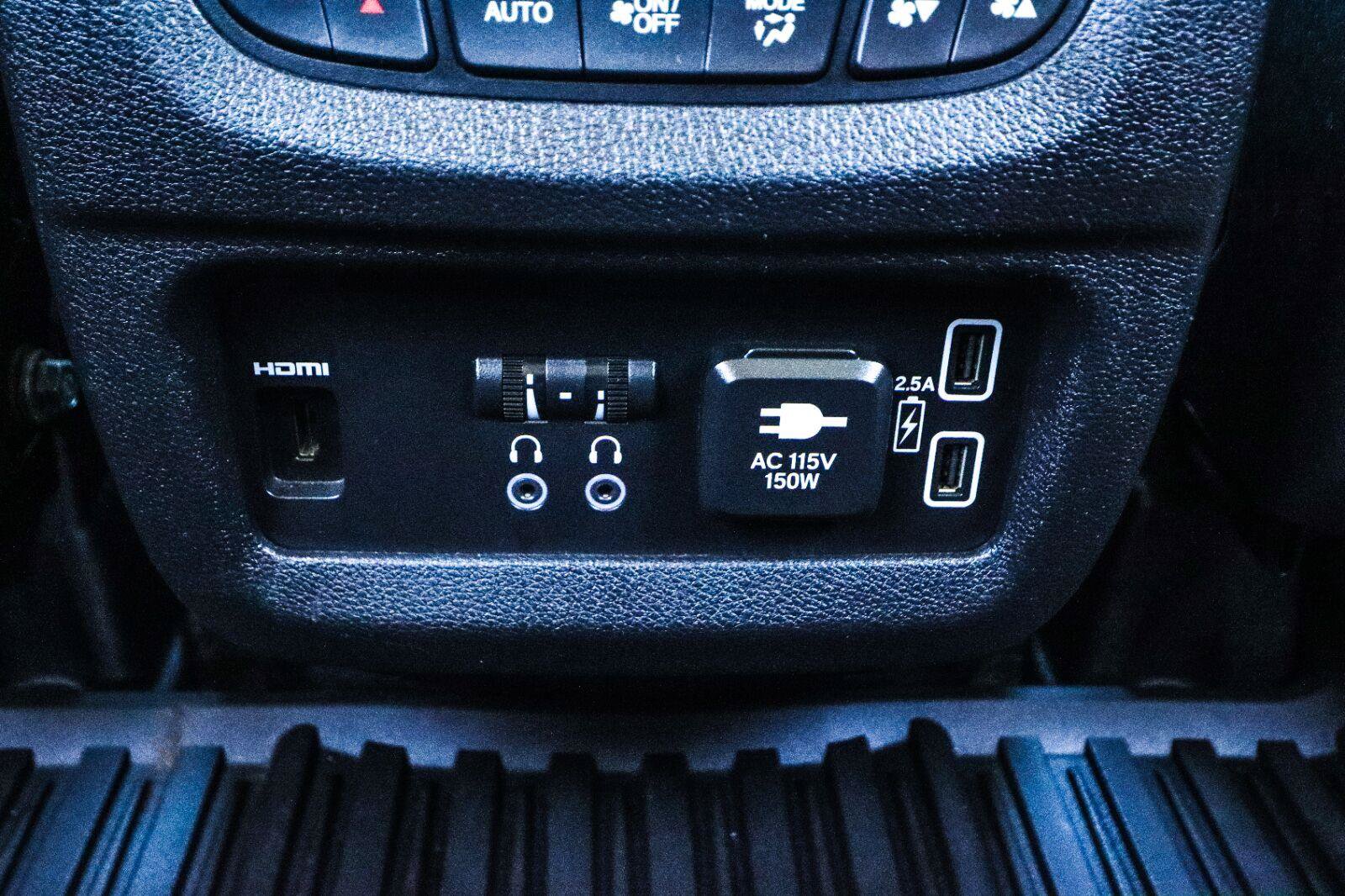 Used 2019 Honda Pilot Touring image 32