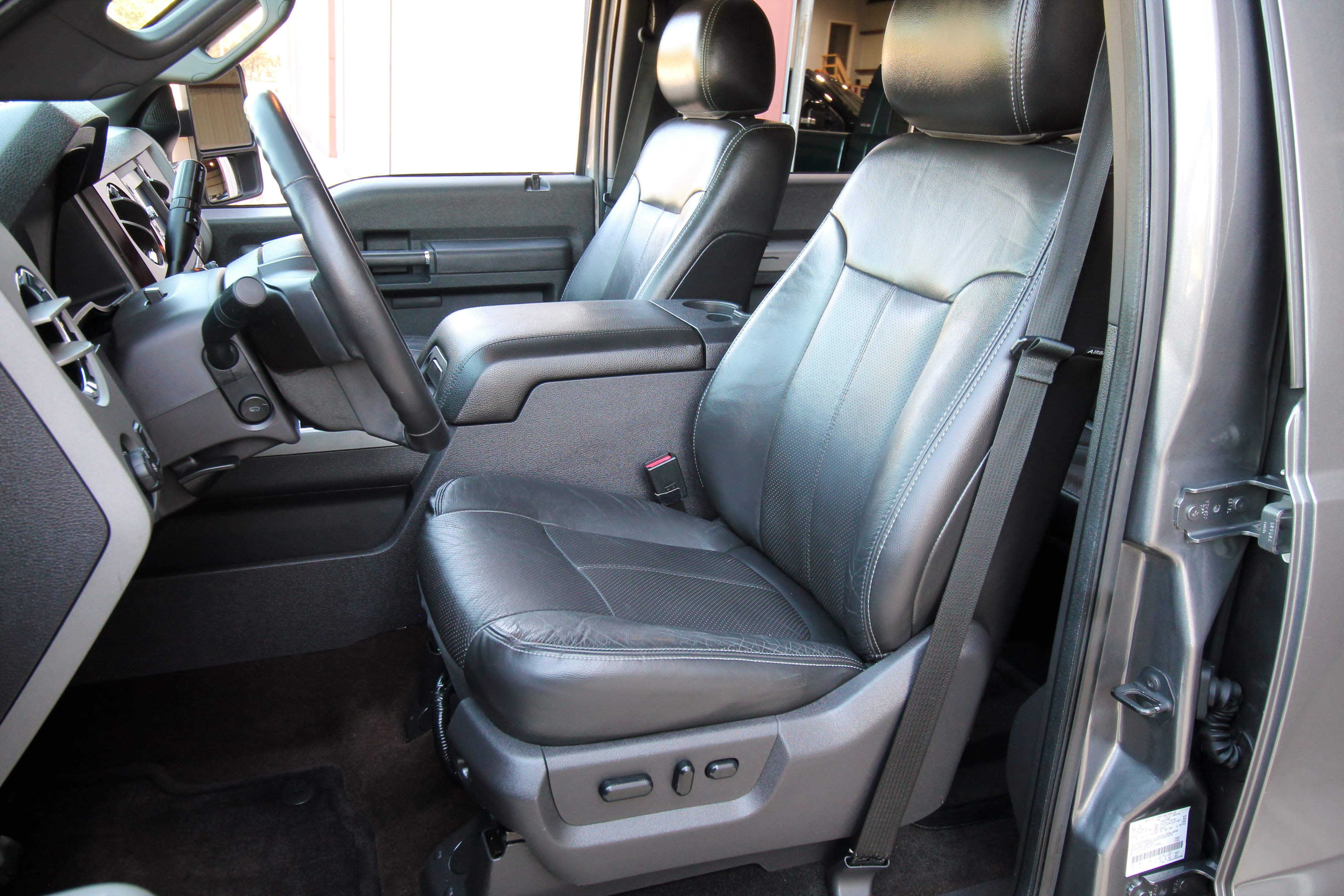 Used 2012 Ford F250 Lariat w/ Chrome Pkg AWD/4WD image 23