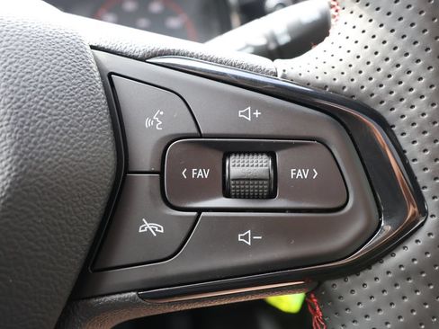 New 2026 Chevrolet Trax RS w/ Sunroof Package FWD image 17