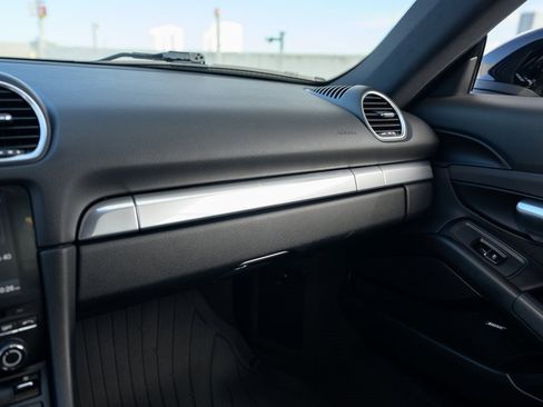 Used 2018 Porsche 718 Cayman S image 19