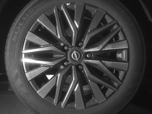 Used 2025 Nissan Altima 2.5 SV FWD image 15