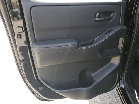 Certified 2025 Nissan Frontier S image 19