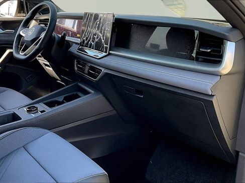 New 2026 Volkswagen Tiguan SE R-Line image 24