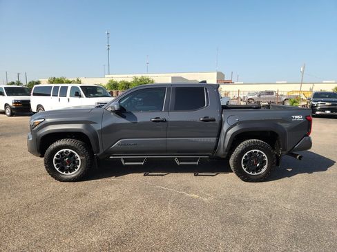 Used 2024 Toyota Tacoma TRD Off-Road AWD/4WD image 4