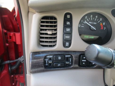 Used 2003 Buick Le Sabre Limited w/ Celebration Edition Package FWD image 15
