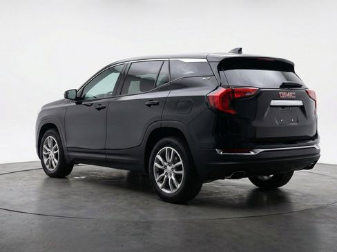 Used 2024 GMC Terrain SLT AWD/4WD image 6