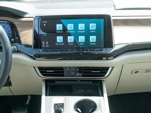 New 2026 Volkswagen Atlas SE FWD image 33