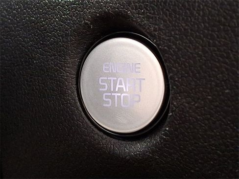 Certified 2025 Kia Sorento S w/ Panoramic Sunroof Package image 22