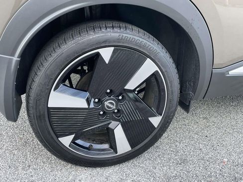 Used 2025 Nissan Kicks SR image 7