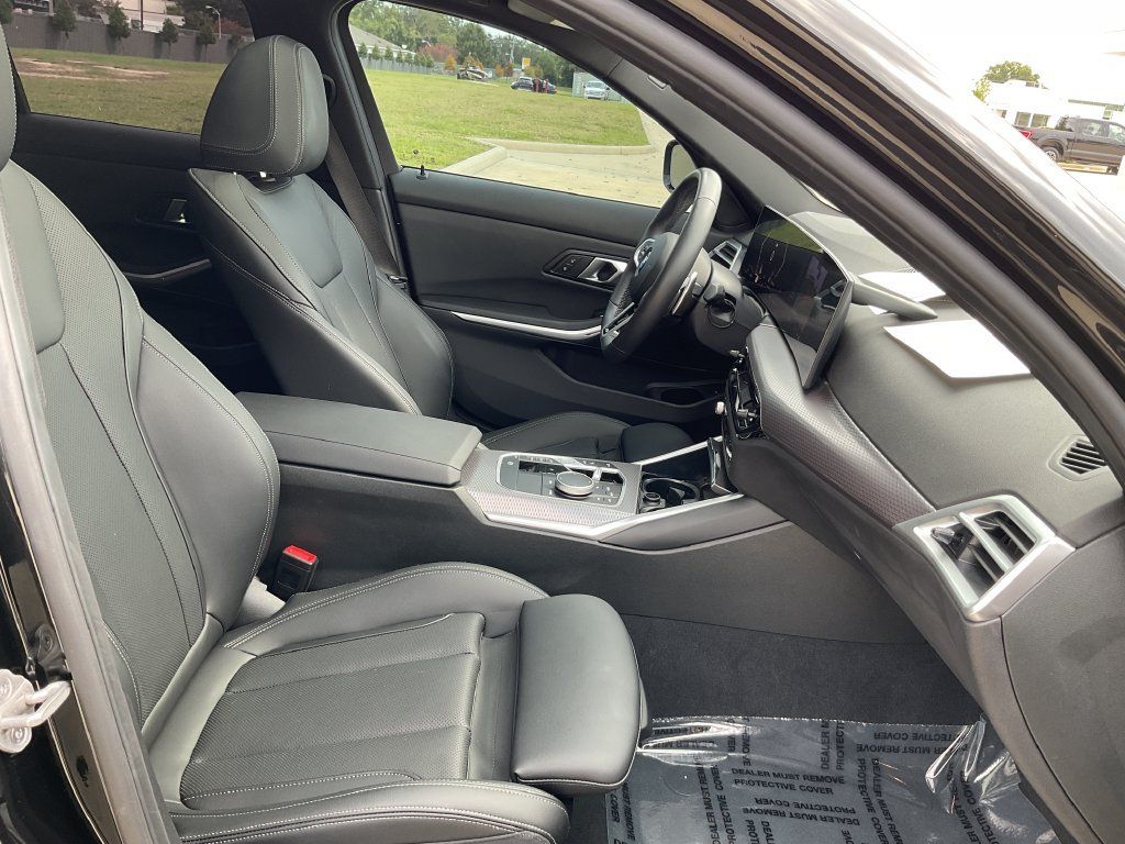 Used 2025 BMW 330i Sedan w/ M Sport Package RWD image 17