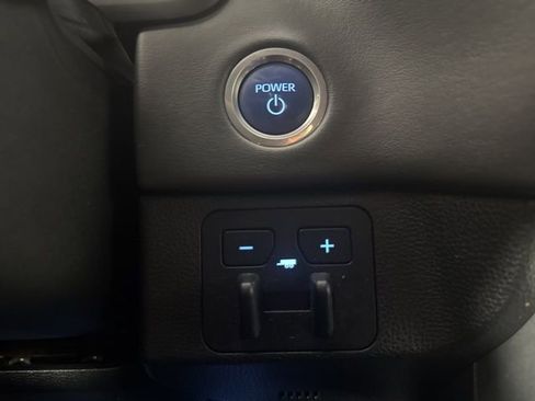 Used 2024 Toyota Sequoia Platinum image 19