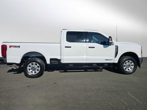 Used 2024 Ford F250 XLT w/ FX4 Off-Road Package image 2