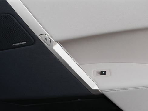 Used 2024 BMW iX xDrive50 w/ Sport Package image 34