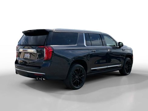 Used 2023 GMC Yukon XL Denali image 5