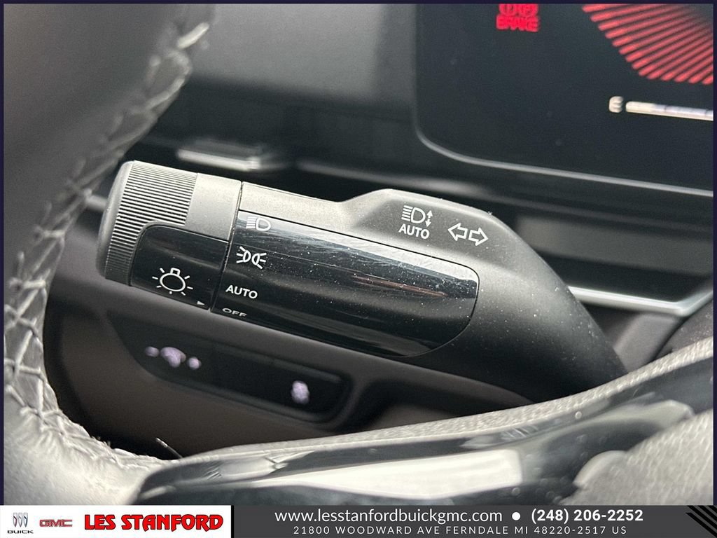 Used 2025 Kia Carnival EX FWD image 26