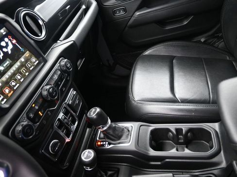 Used 2023 Jeep Wrangler Altitude image 21