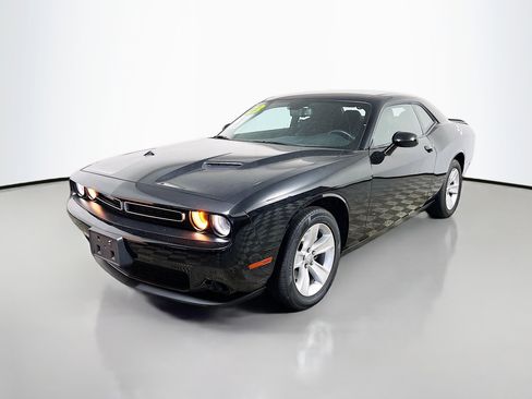 Used 2023 Dodge Challenger SXT image 10