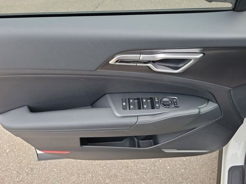 New 2026 Kia Sportage EX image 21