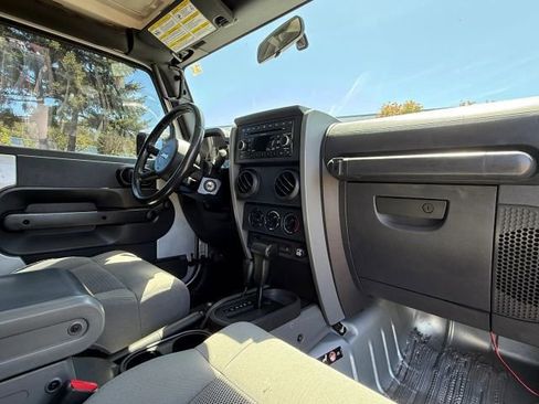 Used 2008 Jeep Wrangler Unlimited Rubicon w/ Dual Top Group AWD/4WD image 32