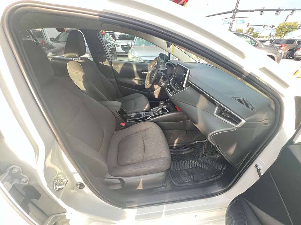 Used 2021 Toyota Corolla LE FWD image 5