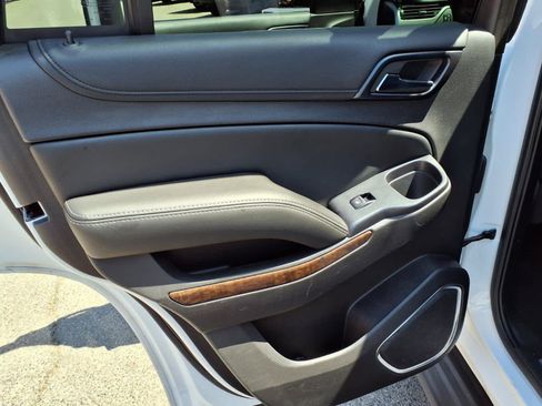 Used 2015 Chevrolet Tahoe LT RWD image 11