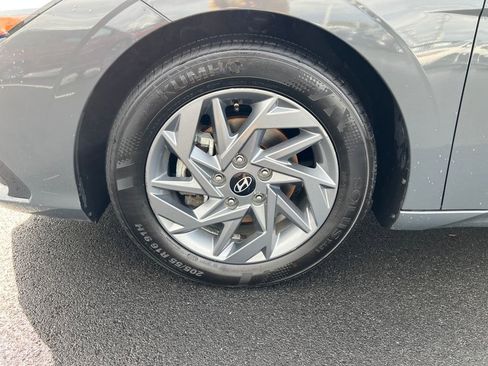 Used 2024 Hyundai Elantra SEL image 12