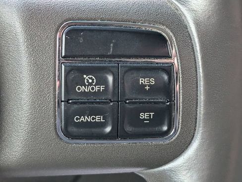 Used 2011 Jeep Grand Cherokee Laredo RWD image 21