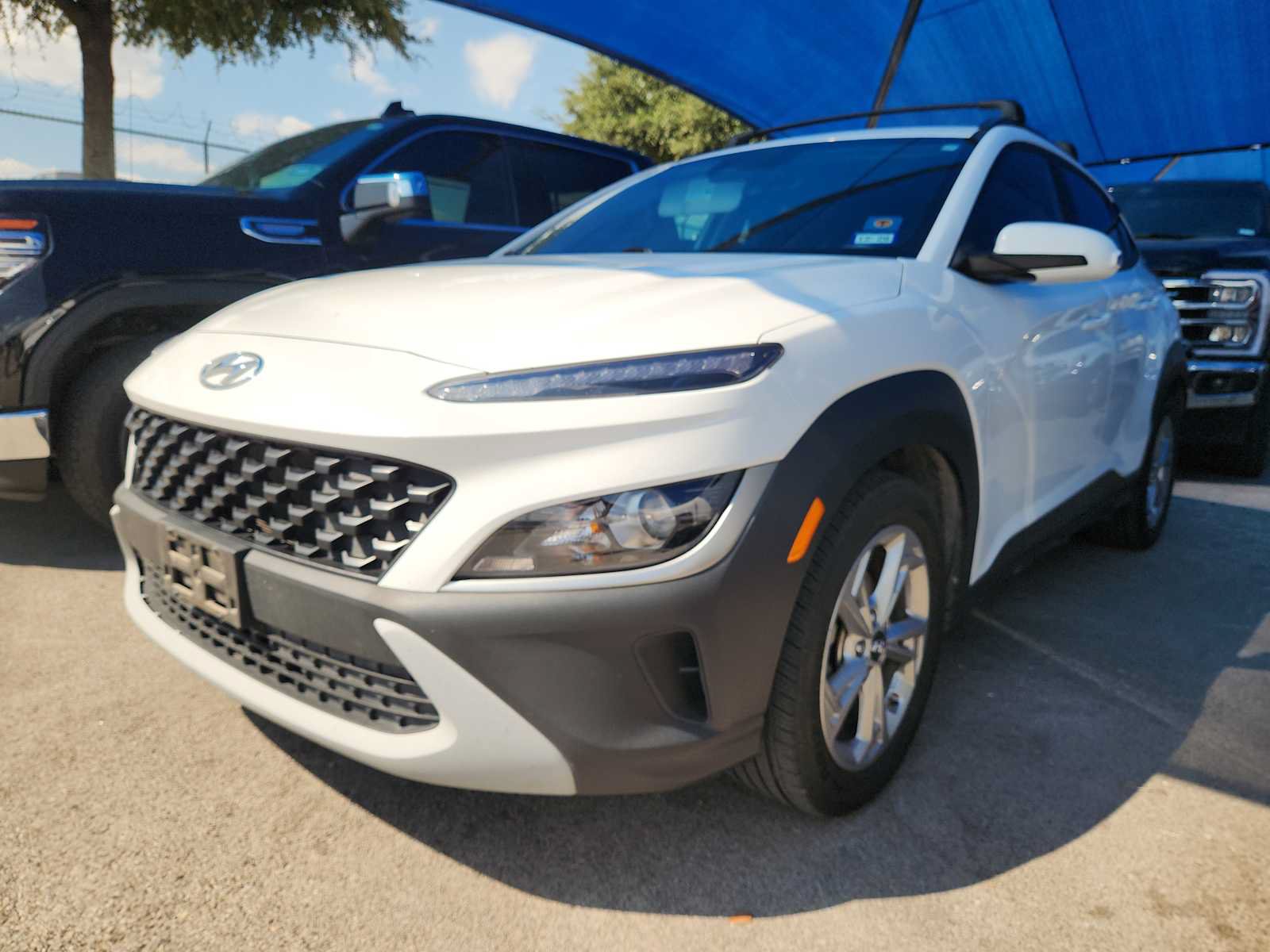 Used 2022 Hyundai Kona SEL w/ Convenience Package FWD image 2