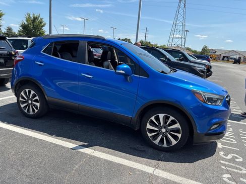 Used 2017 Buick Encore Premium FWD image 1
