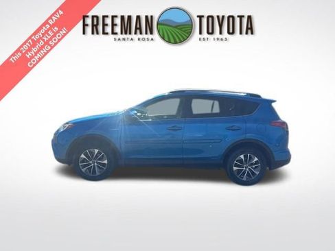 Used 2017 Toyota RAV4 XLE w/ Convenience Package AWD/4WD image 1