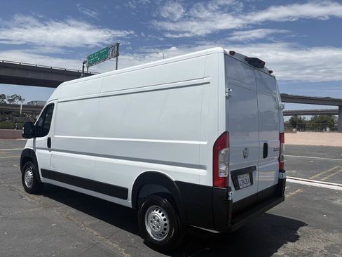 Used 2026 RAM ProMaster 2500 w/ Convenience Group FWD image 9