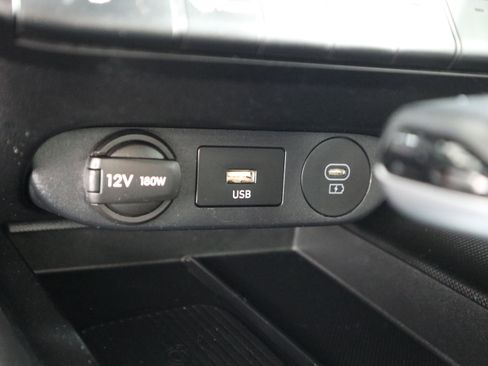 Used 2025 Hyundai Elantra SEL image 37