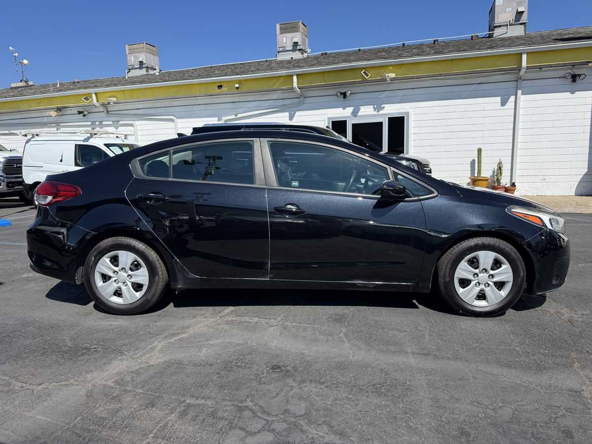 Used 2017 Kia Forte LX FWD image 7