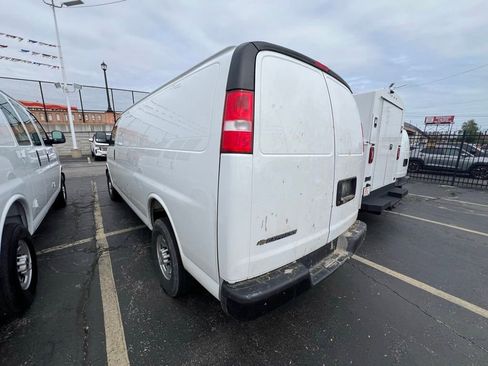 Used 2025 Chevrolet Express 2500 Extended w/ Driver Convenience Package RWD image 3