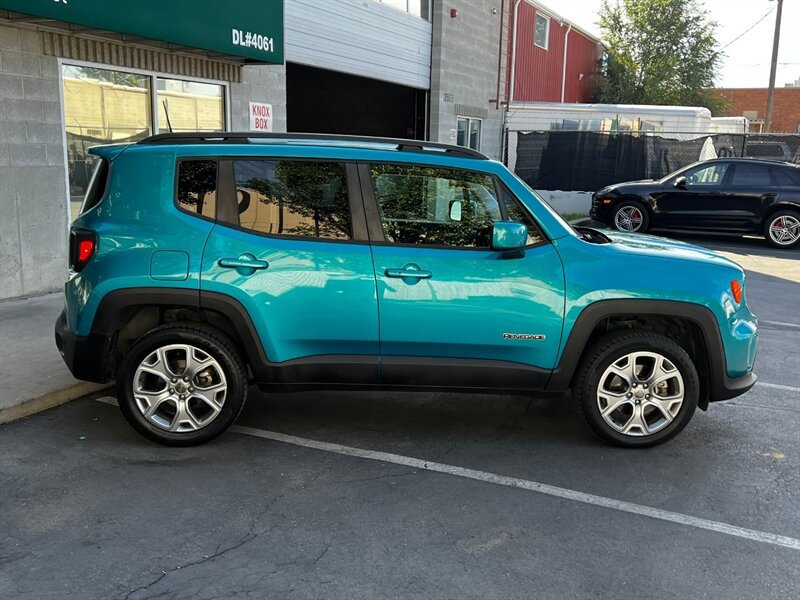Used 2019 Jeep Renegade Latitude w/ Safety & Security Group II AWD/4WD image 8