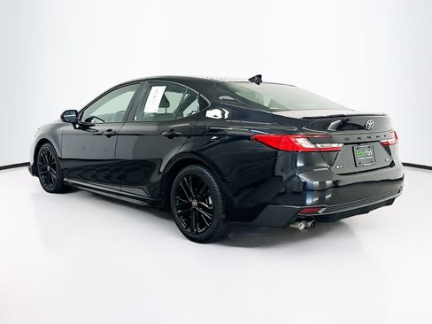 Used 2025 Toyota Camry SE FWD image 5